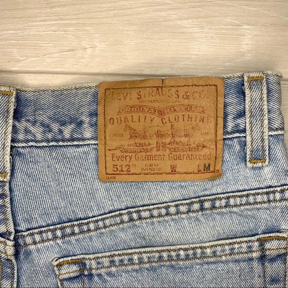 Levi’s 512 Distressed Cutoff Light Wash Shorts Size Small - Picture 5 of 10